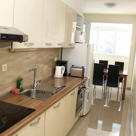 Apartament Mel *